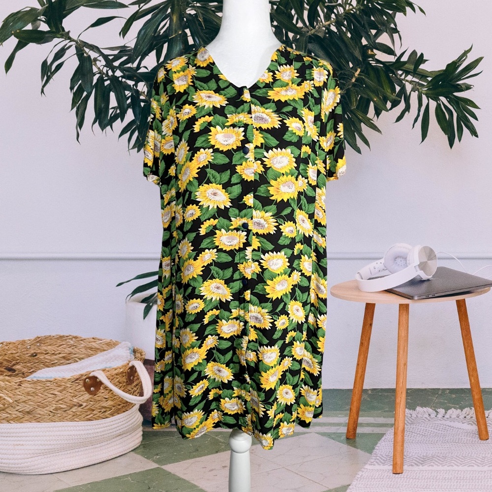 🌻Guier🌻 Pearl Snap Sunflower Dress